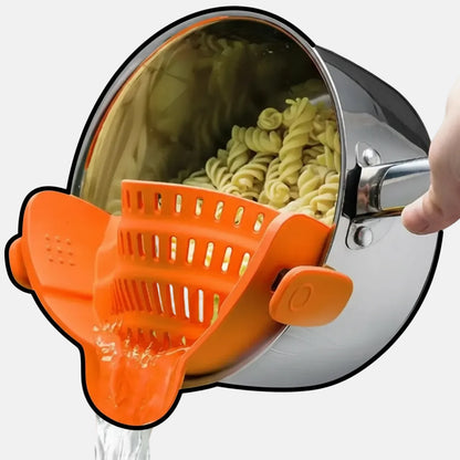 Universal Clip-On Silicone Pot Strainer – Heat-Resistant, Hands-Free Snap-On Colander for Easy Draining