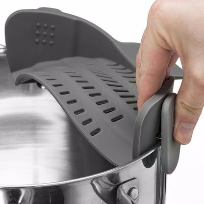 Universal Clip-On Silicone Pot Strainer – Heat-Resistant, Hands-Free Snap-On Colander for Easy Draining
